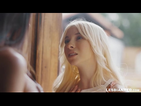 ❤️ Tus ntxhais los tsev ob peb hlis tom qab thiab xaus rau noj nws tus niam txiv lub pussy ☑  porno  ntawm peb  ﹏